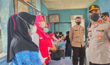 Disela-sela Kesibukan, AKBP Pratomo Widodo, SIK, M.Si Turun Sapa Warga Masyarakat