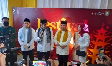 Sandiaga Uno Buka Festival Tabut Bengkulu