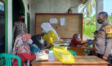 Polres Pesawaran dan Puskesmas Roworejo Gelar Vaksinasi Covid-19