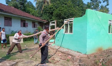 Sinergi Bhabinkamtibmas dan Masyarakat Banjar Negeri Waylima