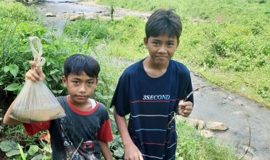 Mancing ala Barong dkk di Desa Cipadang