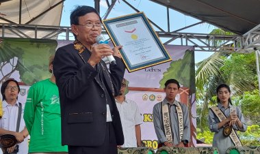 Warga Bengkulu Pecahkan Rekor Muri Minum Teh Magrove