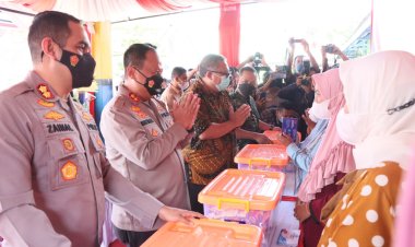Kapolda Jabar kunjungi gerai vaksin presisi dan khitanan massal
