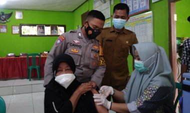 Warga Bunut Sangat Antusias, Mengikuti Kegiatan Vaksinasi Dalam Pemutusan Rantai Penularan Covid - 19.