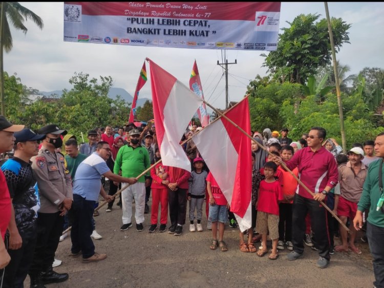 Tutup Rangkaian Hut RI Warga Dusun Waylinti Gelar jalan Sehat