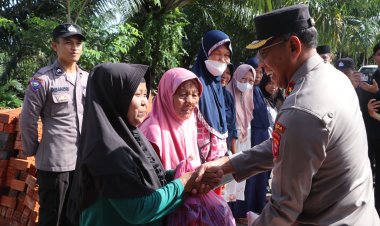 Polda Bengkulu Bedah Rumah Warga Bentiring