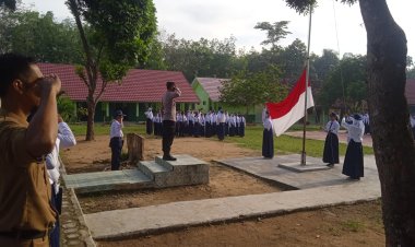 " Bhabinkamtibmas " Bripka Nur Meiyanto Ajak Siswa/i Taati Peraturan dan Tata Tertib Sekolah