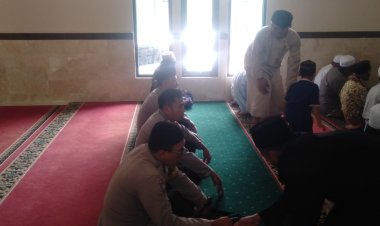 Kapolsek dan Personil Polsek Cibeureum Laksanakan Jumling Guna Mempererat Tali Silaturahmi