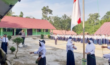 Jadi Pembina Upacara,  Kasat Binmas Titipkan Pesan Kepada Para Pelajar.