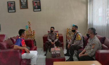 Cegah Kenakalan Remaja Polsek Cibeureum Beri Pembinaan Kepada Siswa SMP