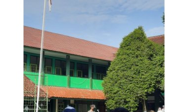 Hadir Sebagai Pembina Upacara, Bhabinkamtibmas Sampaikan Pesan Kamtibmas