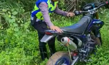 Takut Dirazia Pelajar Sembunyikan Motor Di Semak-Semak