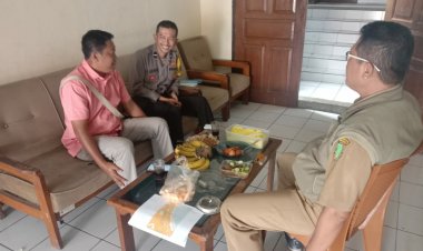 Anjangsana Ke Kelurahan Bhabinkamtibmas Sampaikan Pesan Kamtibmas