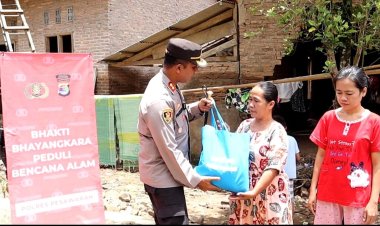 Berikan Bantuan Sosial, Wujud Kepedulian Polres Pesawaran