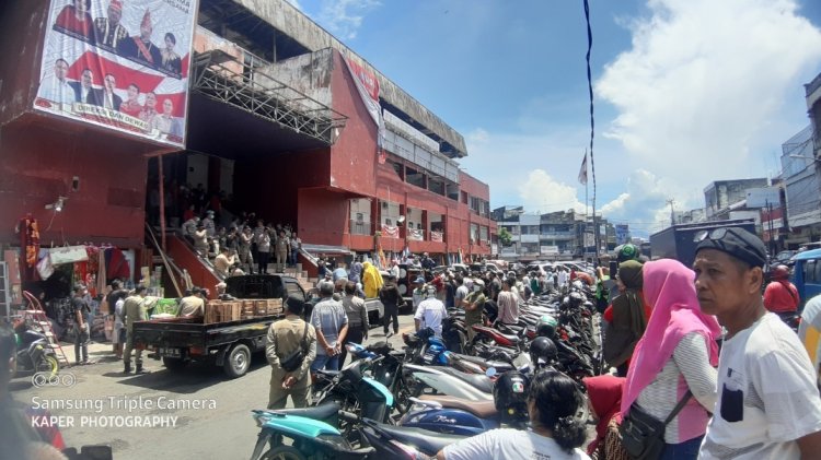Ratusan Pedagang Pasar Bersehati Bersama DPP IKAPPI Demo PD. Pasar Manado