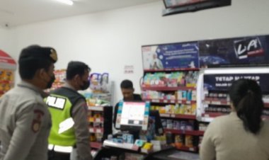 Antisipasi terhadap pembobolan Polsek Sukalarang melaksanakan kontrol terhadap Minimarket