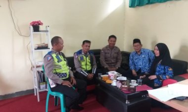 Personel Polsek Sukalarang Patroli Dialogis Kepada Tokoh Masyarakat