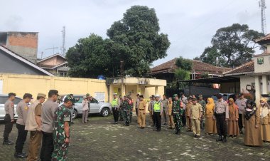 Kegiatan Apel Gabungan Bersama TNI - Polri Wilayah Rayon Timur