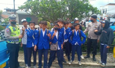 Unit Lantas Polsek Sukalarang Laksanakan Patroli Dialogis Pasca Bubaran Sekolah