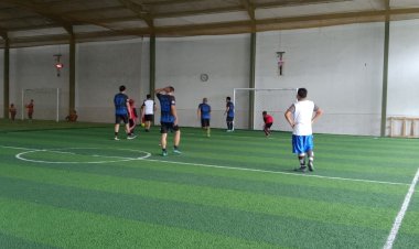 Kegiatan Olahraga Bersama Antara Warga dan Personel Polsek Sukalarang