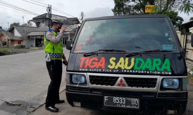 Teguran Humanis Unit Lantas Polsek Sukalarang Bagi Pengendara