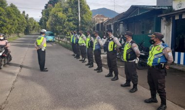 Polsek Sukalarang Berikan Pembinaan Kepada Security PT. Pratama Abadi Industri JX