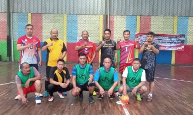 Jaga Stamina dan Kebugaran Tubuh, Polsek Sukalarang Kembali Laksanakan Olahraga Futsal Bersama