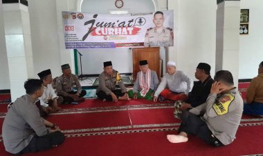 Kegiatan Jumling dan Jumat Curhat Kapolsek Sukalarang di Mesjid Al-Ikhlas