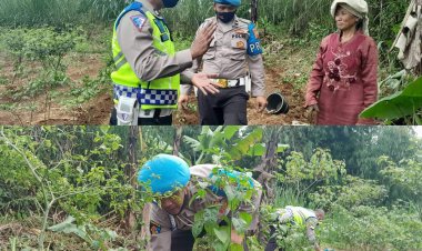 Dekat Dengan Masyarakat, Polisi Bantu Seorang Lansia Yang Sedang Bekerja di Kebun
