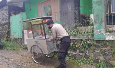 Mulia, Polisi Sukalarang antar Pulang Pedagang yang Sakit