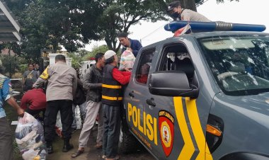 Bhabinkamtibmas Desa Sukamaju Beserta Warga Binaannya Berikan Bantuan Kepada Korban Gempa di Cianjur