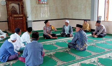 Kegiatan Safari Shalat Jumat Keliling (Jumling) dan Jumat Curhat Polsek Sukalarang