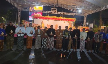 Ketua Wakomindo Diwakilkan Ketua bidang Hukum Membuka Pagelaran  Wayang Kulit