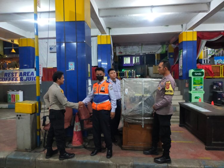 Unit Samapta Polsek Baros Laksanakan Patroli Dialogis Dengan Petugas Kemenhub Terminal Type A Kota Sukabumi