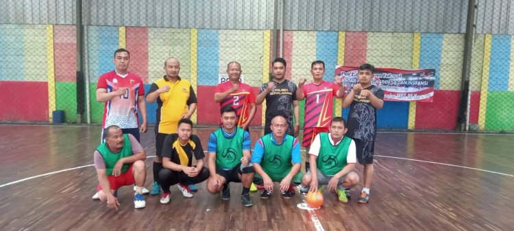 Jaga Stamina dan Kebugaran Tubuh, Polsek Sukalarang Kembali Laksanakan Olahraga Futsal Bersama