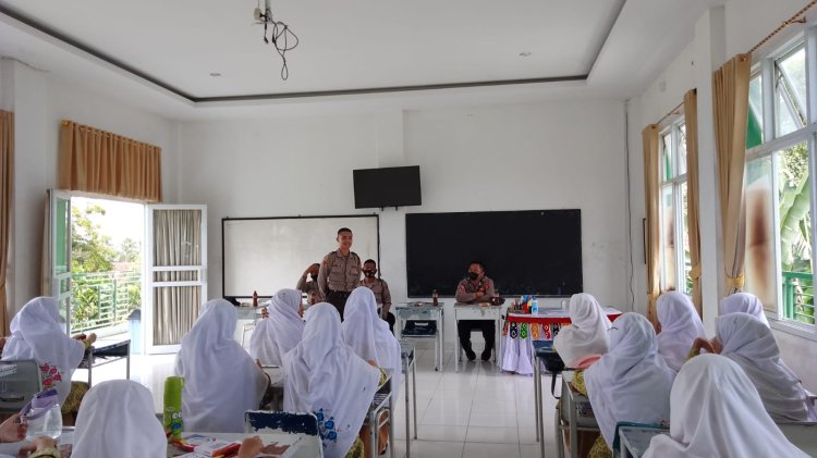 Kunjungi Ponpes Diniyah Putri Lampung,  Siswa Latja Berikan Penyuluhan.