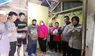 Polsek Makasar Jakarta Timur Giat Pembagian Sembako Bagi Warga Tidak Mampu