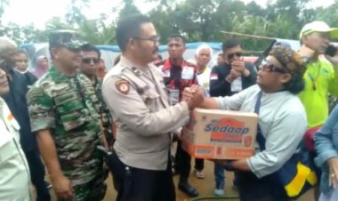 Polsek Cibeureum Berikan Bantuan Untuk Korban Gempa Cianjur