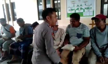 Kapolsek Cibeureum Bagikan Sembako Untuk Para Marbot
