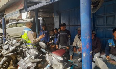 Giat Dikmas Lantas Anggota Polsek Sukalarang ke Pangkalan Ojek