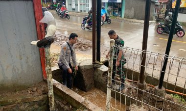 Sinergitas TNI - Polri Tinjau Lokasi Rawan Banjir