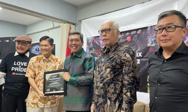 Ultah DFI ke-IX 8 Desember 2022 Menganugerahkan Dua DemiFilmIndonesia Award