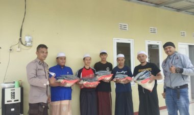 Polsek Cibeureum Polres Sukabumi Kota Salurkan Bansos Untuk Pondok Pesantren