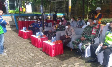 Satuan Polisi Sektor Sukalarang Ikuti Simulasi Pemadaman Kebakaran