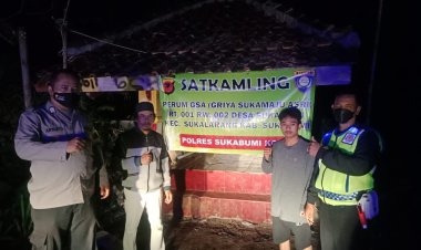 Bhabinkamtibmas Polsek Sukalarang Kontrol Ronda Malam,Mengajak Tingkatkan Keamanan