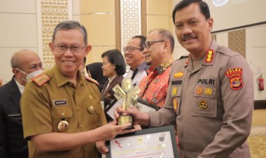 Polda Lampung Dapat Penghargaan Tentang Keterbukaan Informasi Publik
