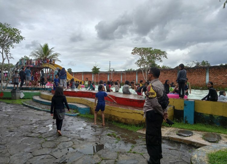 Bhabinkamtibmas Polsek Cibeureum Laksanakan Patroli Dialogis Ke Tempat Wisata