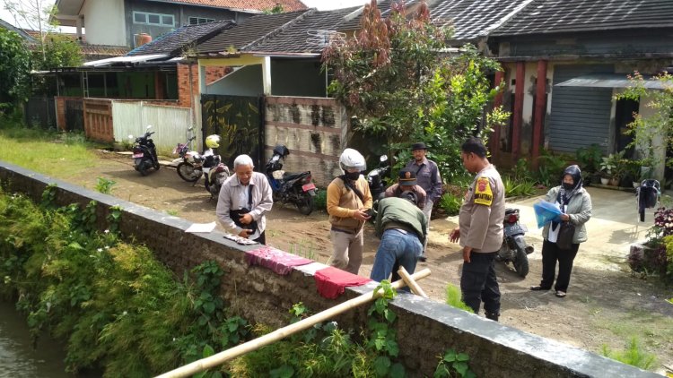 Bhabinkamtibmas Polsek Warudoyong Bersama Lurah Tinjau Pembangunan TPT