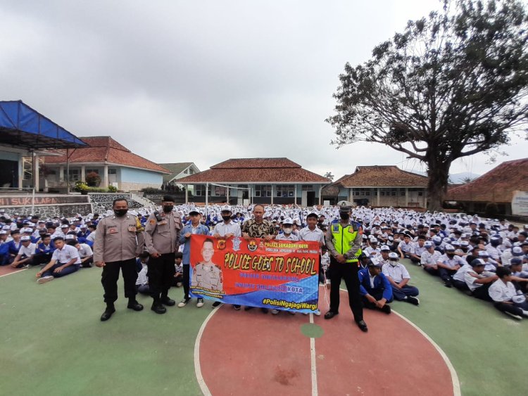 Tampung Aspirasi Siswa Lewat Program Police Goes To School