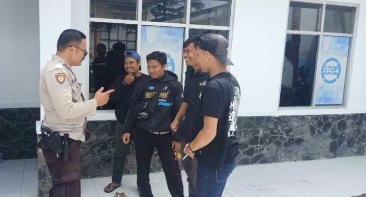 Unit Samapta Polsek Cibeureum Polres Sukabumi Kota Laksanakan Patroli Dialogis